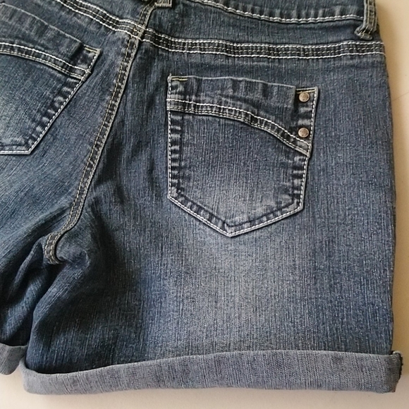 V. S. H. Jean Shorts - Picture 13 of 13